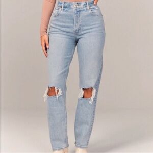 Abercrombie & Fitch Curve Love Ultra High Rise 90s Distressed Jean size 8S/29S